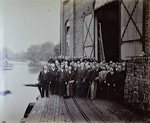Old photo of workmen