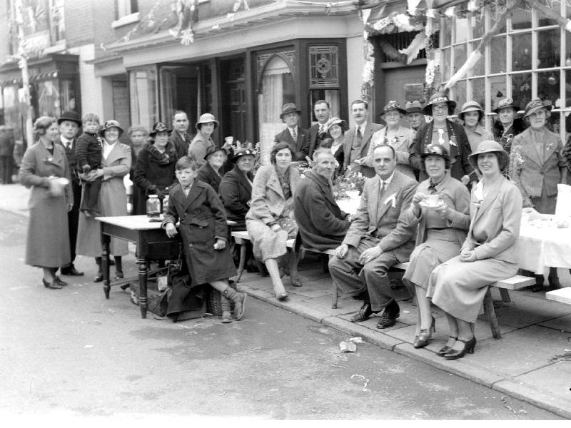 Tracing your family history course