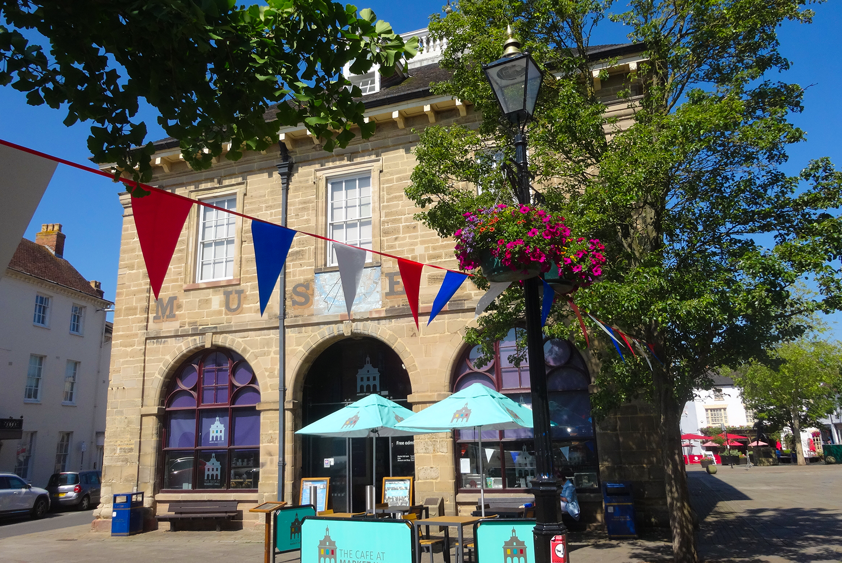 Picture of the front of Market Hall Museum on a sunny day