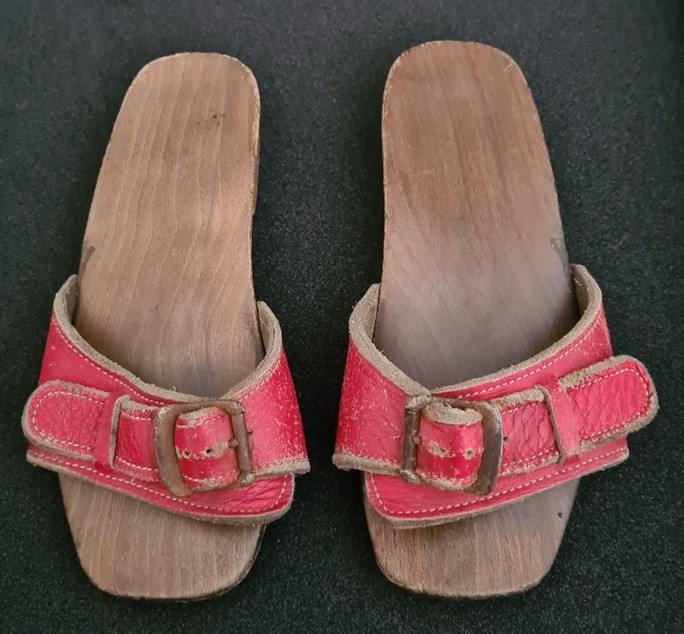 Wooden flip flop sandals - 1970s